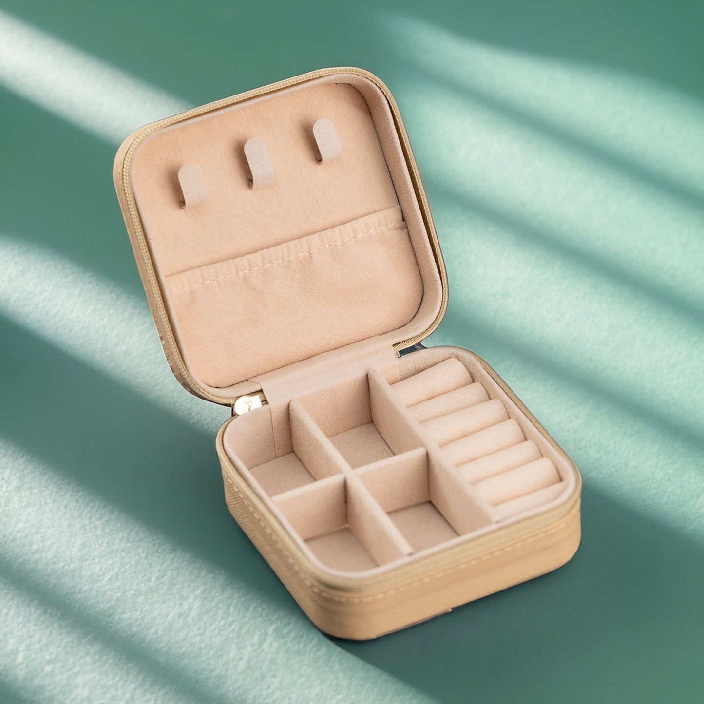 Portable Travel Jewellery Storage Box random colour